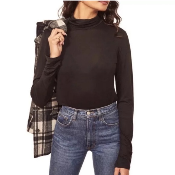 Reformation Sweaters - Reformation black sweater